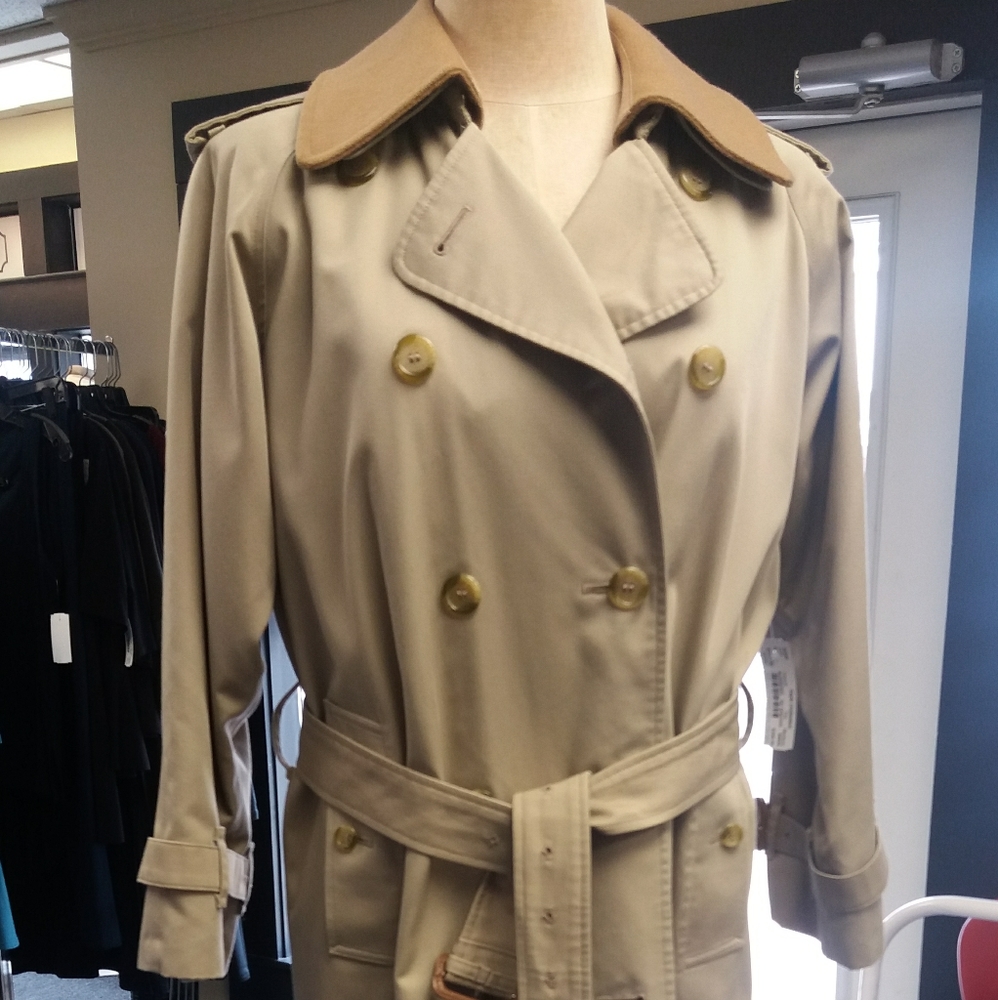 Vintage Burberry zip out lined trench